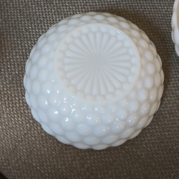 anchor hawking Other - Depression bubble milk glass vegetable bowls